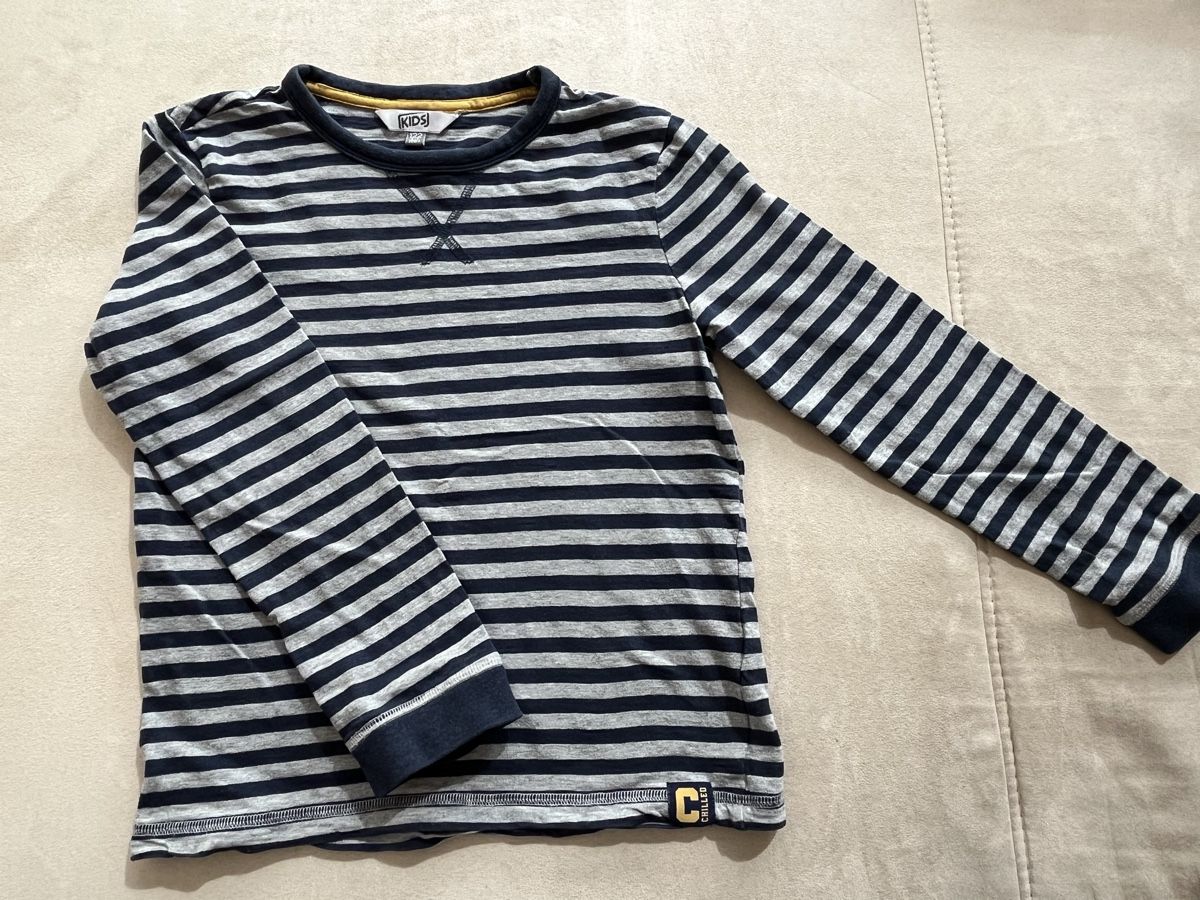 Pullover & Sweatshirts: Pulli Gr.122 Baumwolle – Gebraucht aus Stäfa von Exclusive00