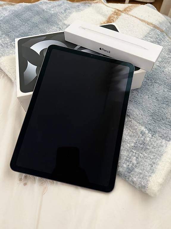 Tablet PC: Bundle iPad Air 5 + Logitech Combo Touch + Apple Pencil 2 – Usato da Pazzallo venduto da FbSmnr 1