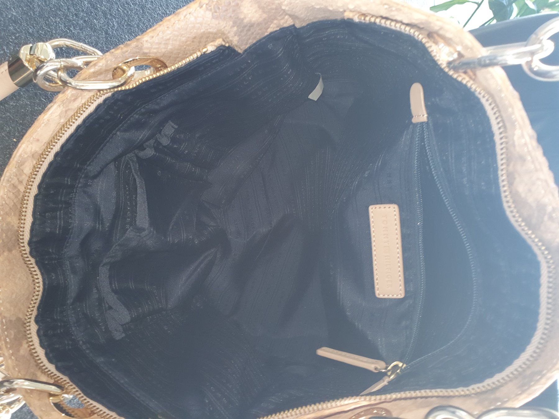 Tommy Hilfiger Sacs femmes: Tommy Hilfiger Leder-Tasche – D'occasion à Altendorf par MiriCaj 3