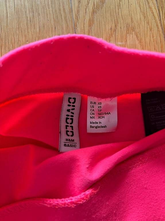 Jupes: Minirock Neon Pink XS – D'occasion à Oftringen par violetta9 1