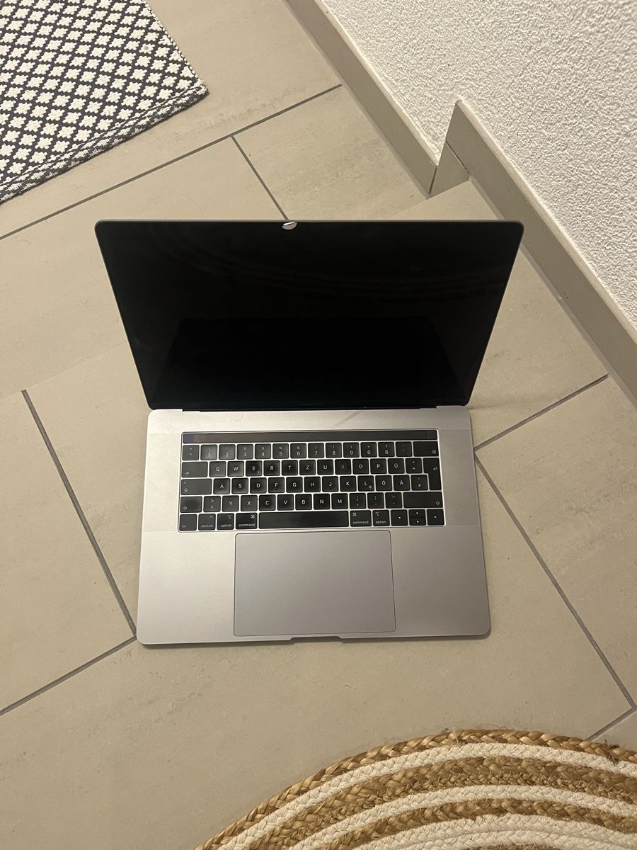 Apple Notebook: MacBook Pro 15“, 2019 – Usato da Schaffhausen venduto da juf_98r9 2