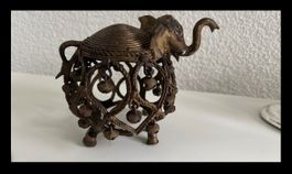 Messing-Elefant aus Indien mit Glöckchen