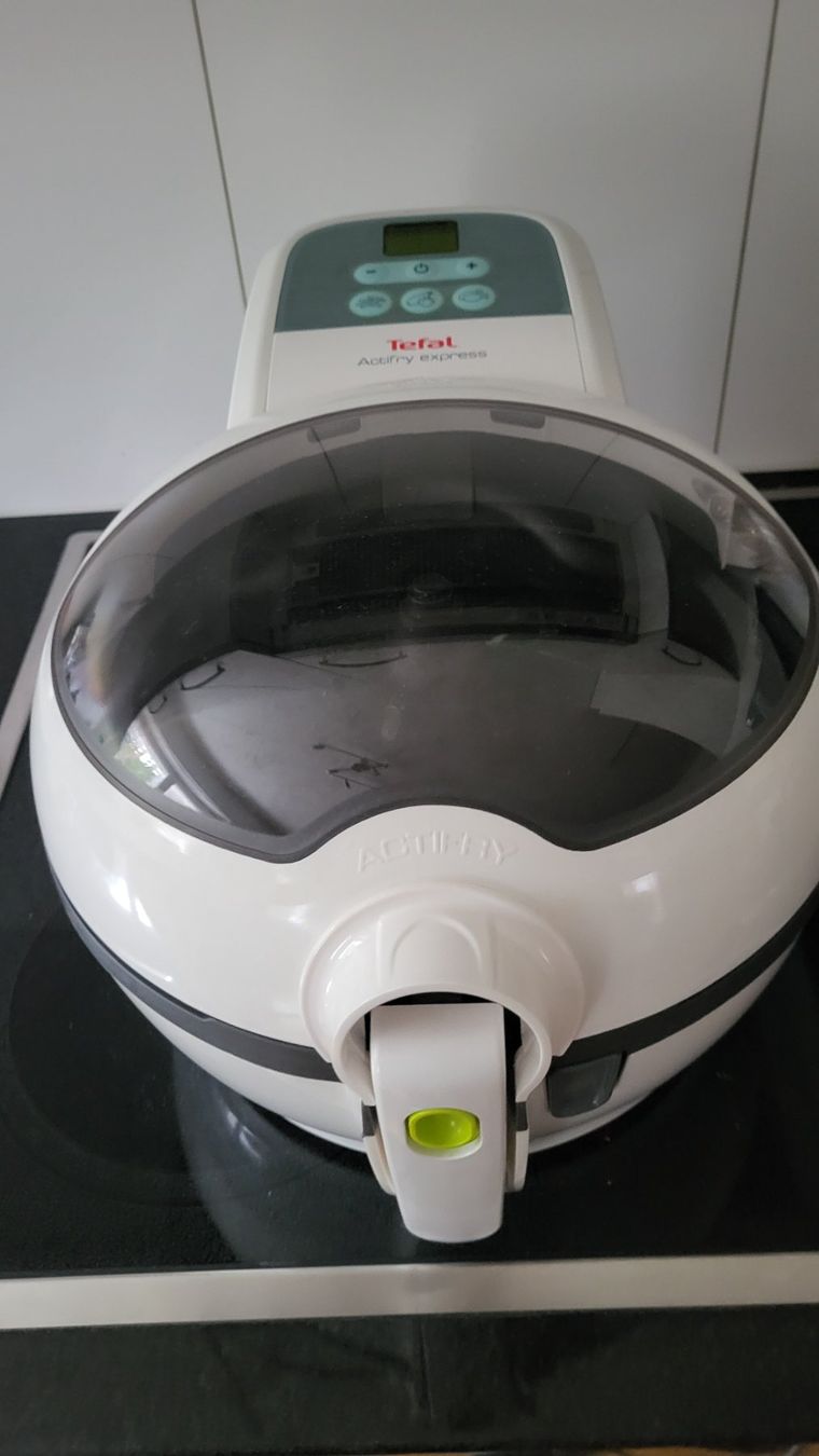 Tefal Elettrodomestici da cucina: Tefal Actifry Heissluftfritteuse weiss – Usato da Sevelen venduto da Cleo82 1