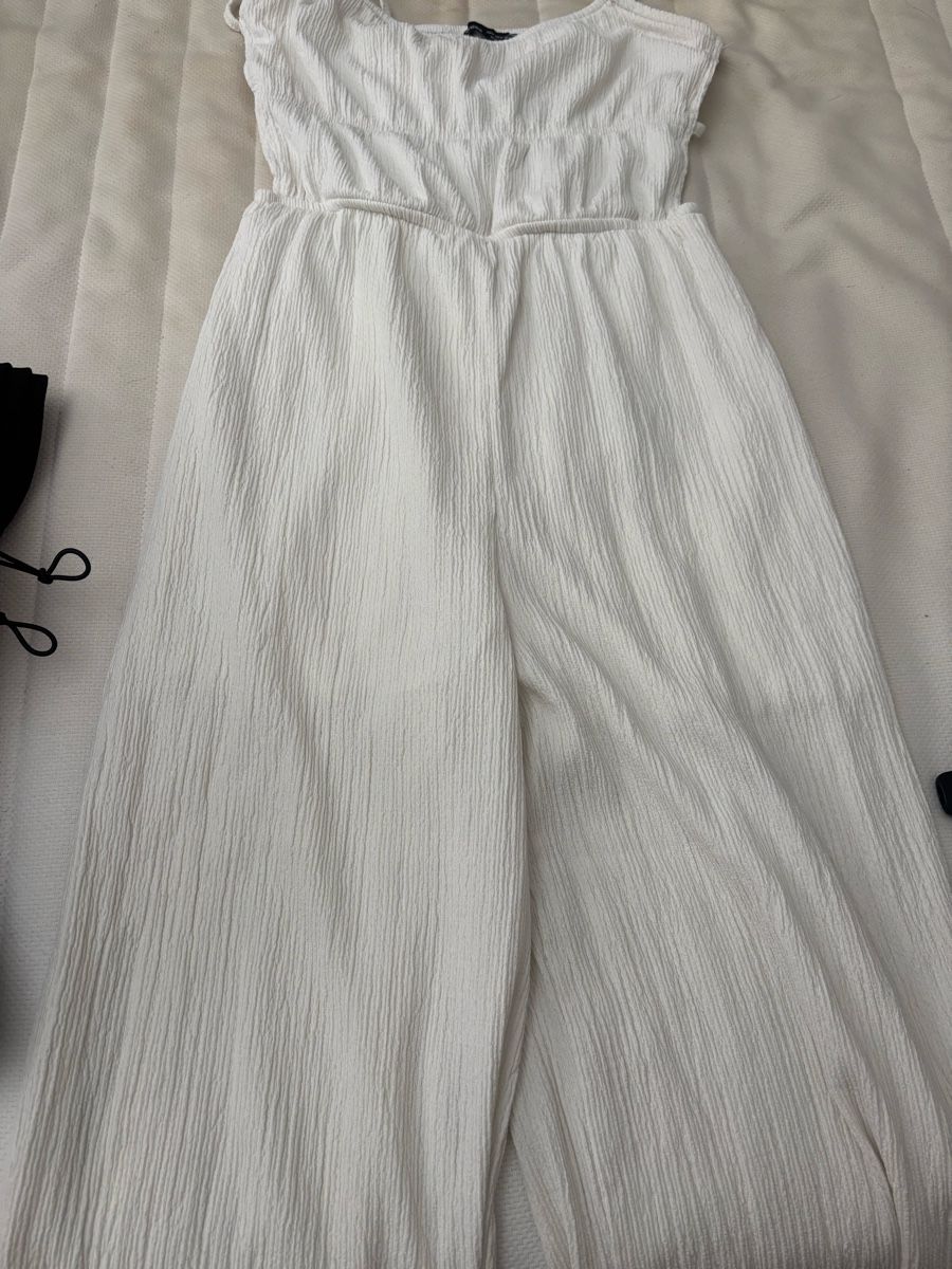 Bershka Robes: Combinaison  – Neuf avec emballage d'origine à Monthey par mon_sgm8 1