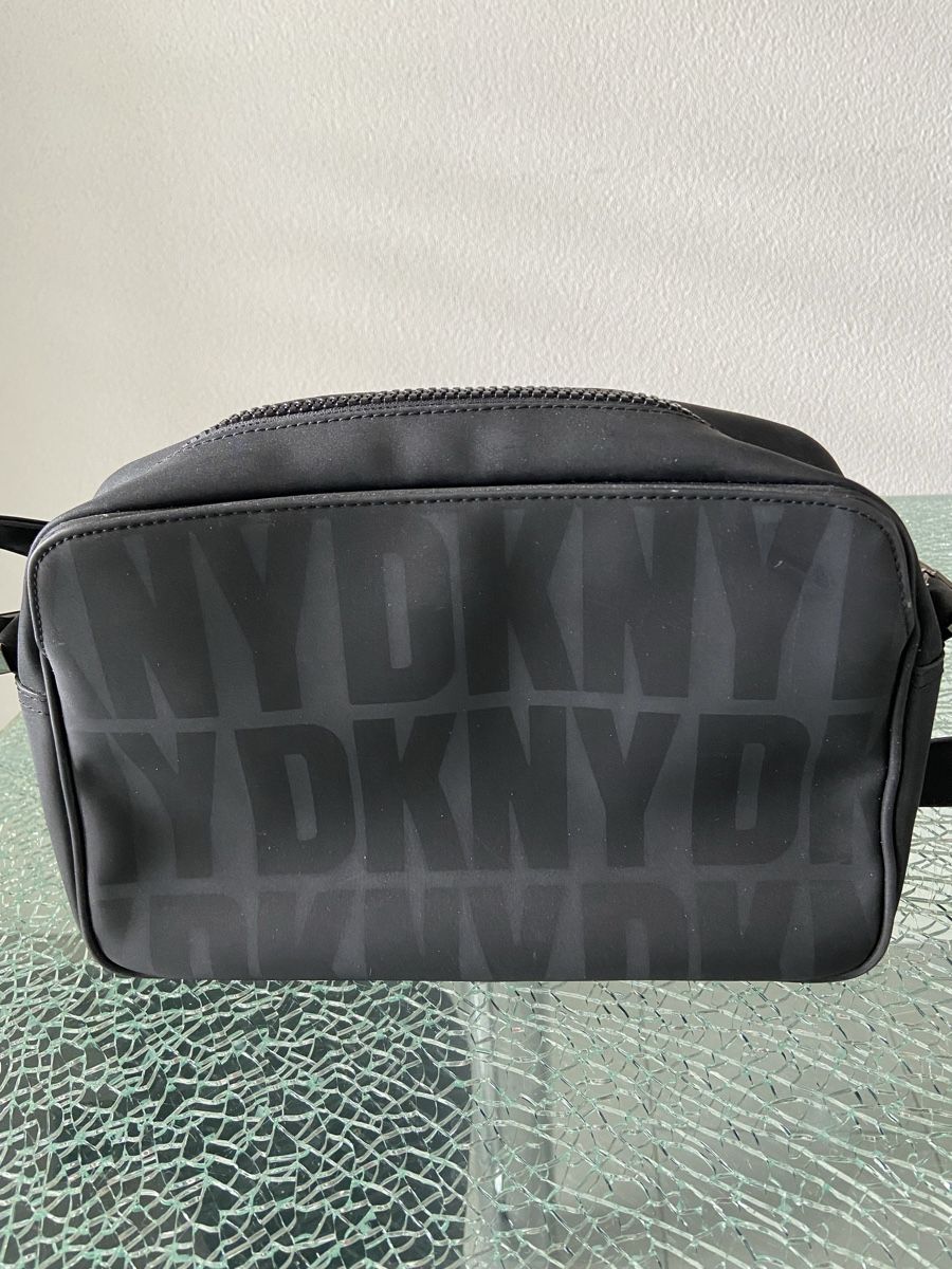 DKNY Borse da donna: Neue schöne DKNY Tasche – Nuovo (secondo la descrizione) da Oftringen venduto da andrax