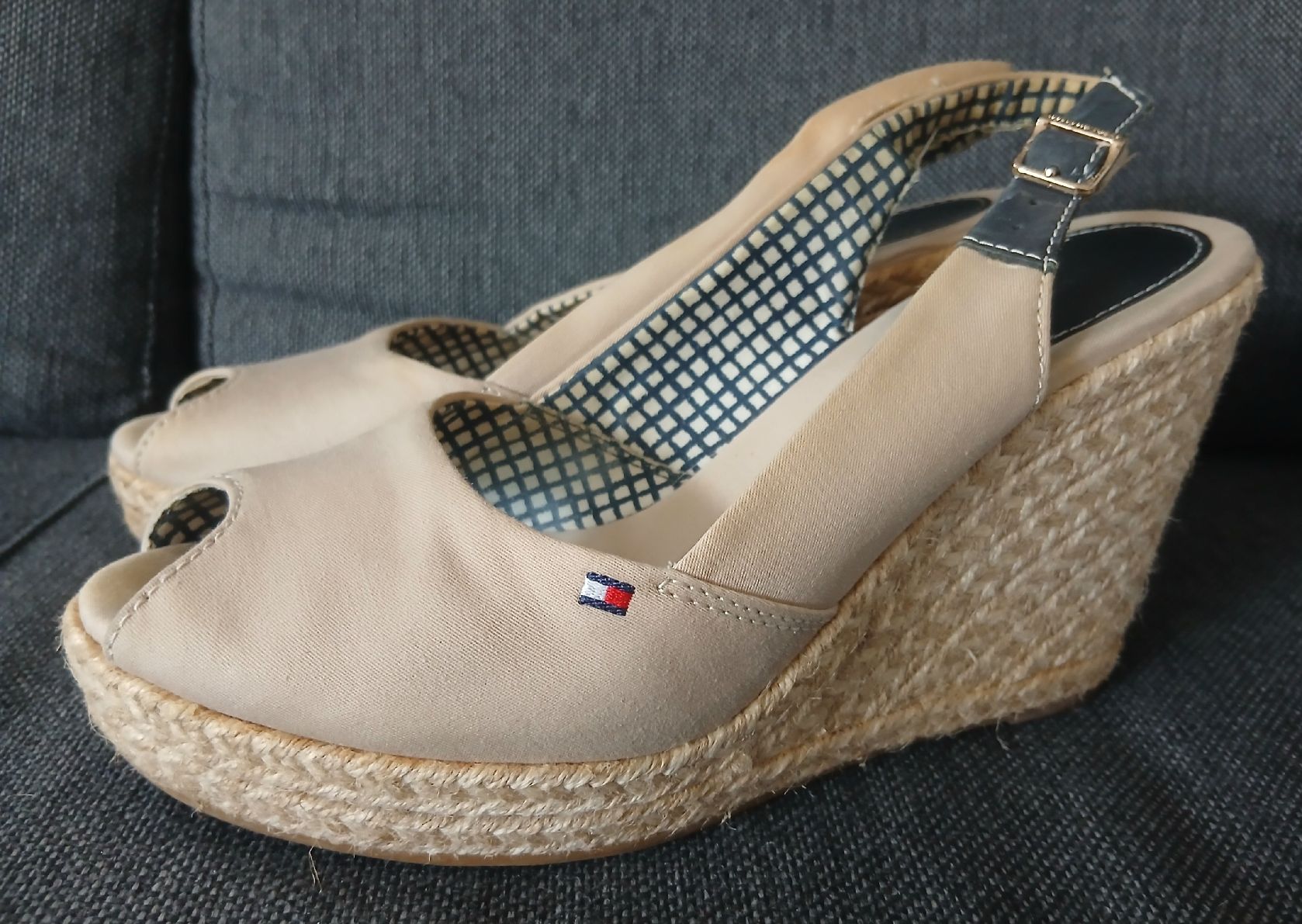 Tommy Hilfiger Scarpe da donna: Tommy Hilfiger Espadrille Wedges - Size 38 – Usato da Watt venduto da Tomaf 1