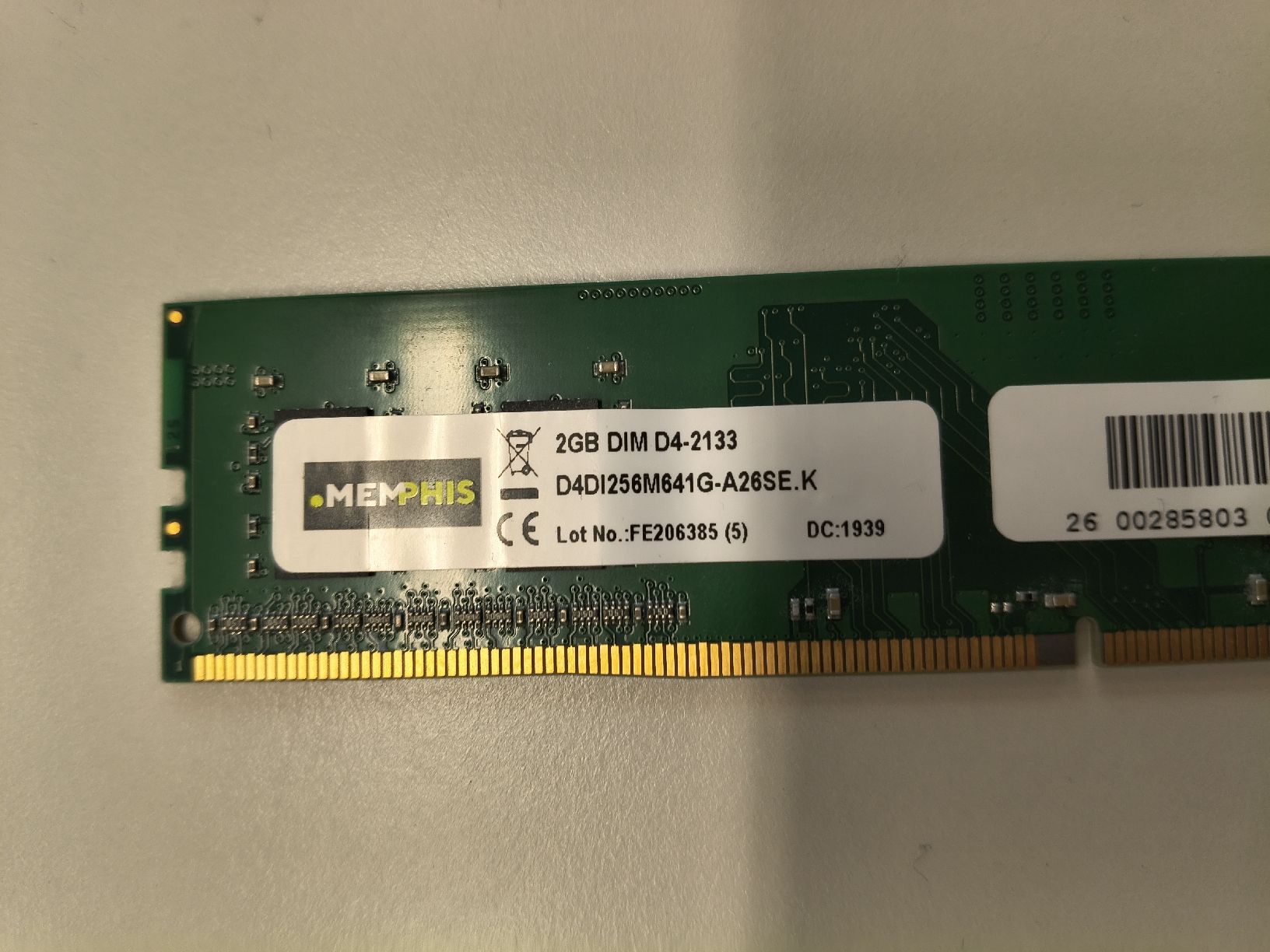 Memoria / RAM: 2GB DDR4 RAM Stick - Untested - Shipping! – Difettoso da Zürich venduto da TrainLine 2