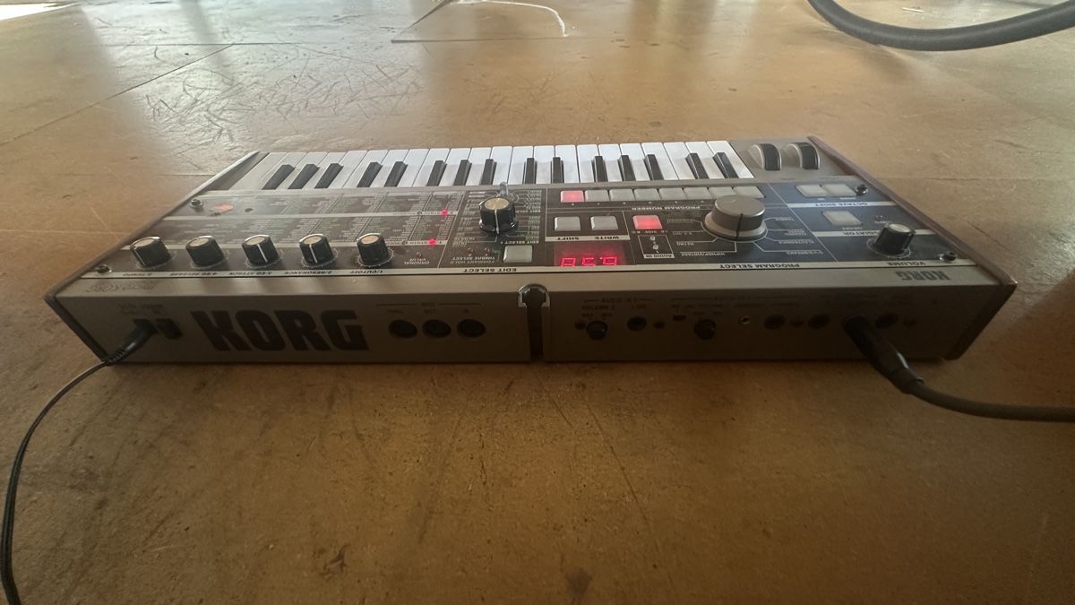 Korg Musikinstrumente: Korg microKORG Synthesizer / Vocoder – Gebraucht aus Niederlenz von CHAUsHypeWorld 4