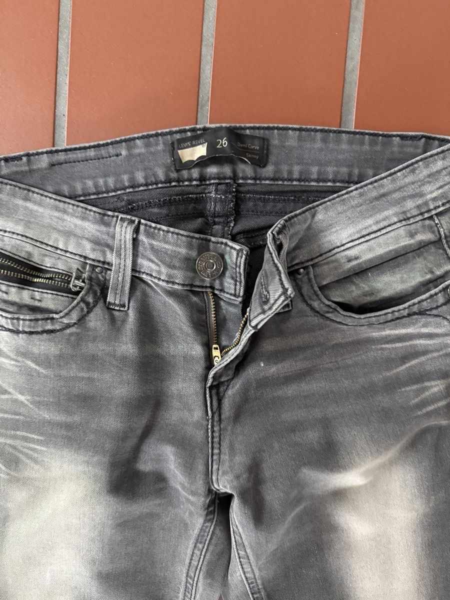 Levi's Jeans: Levi's Jeans grau, Gr. 26/32 – Usato da Zürich venduto da JOD213 1