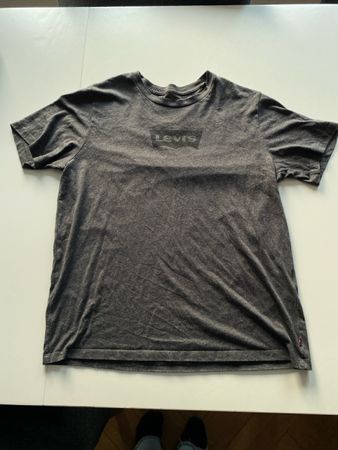 Levi's T-Shirt, Grau, Grösse M - ideales Sommer Oberteil!