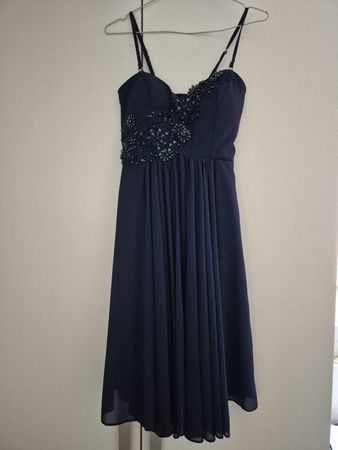 Abendkleid dunkelblau mit Perlenbesatz Grösse S