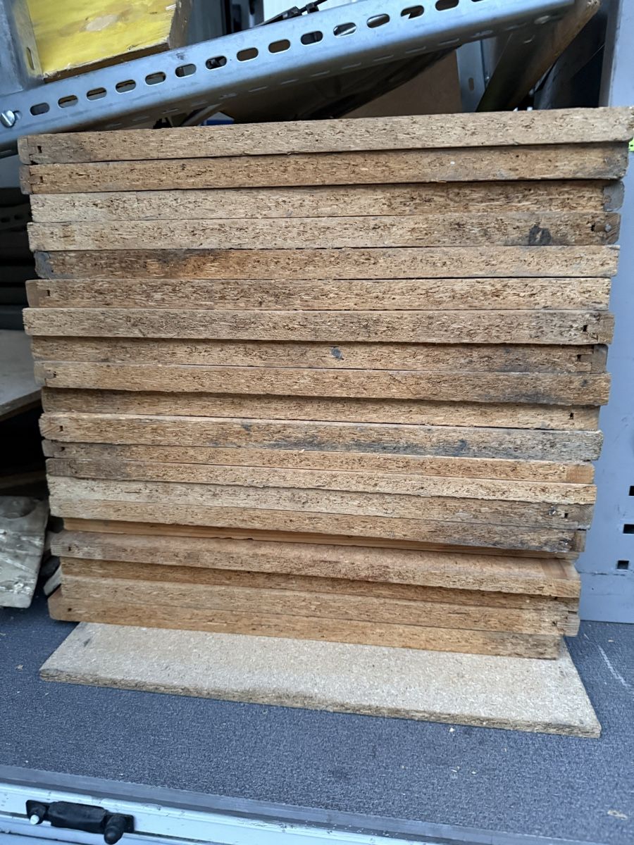 Scaffali: Plateaux pour étagères  – Usato da Vouvry venduto da LeDu 1