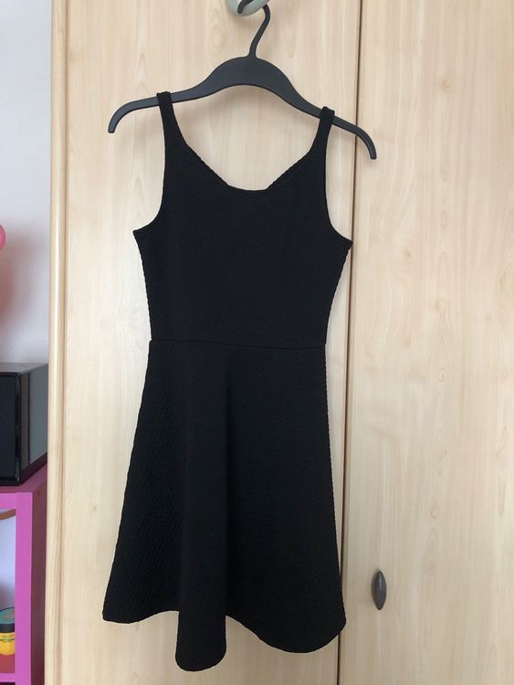 Tr s jolie petite robe noire taille 12 ans Kaufen auf Ricardo