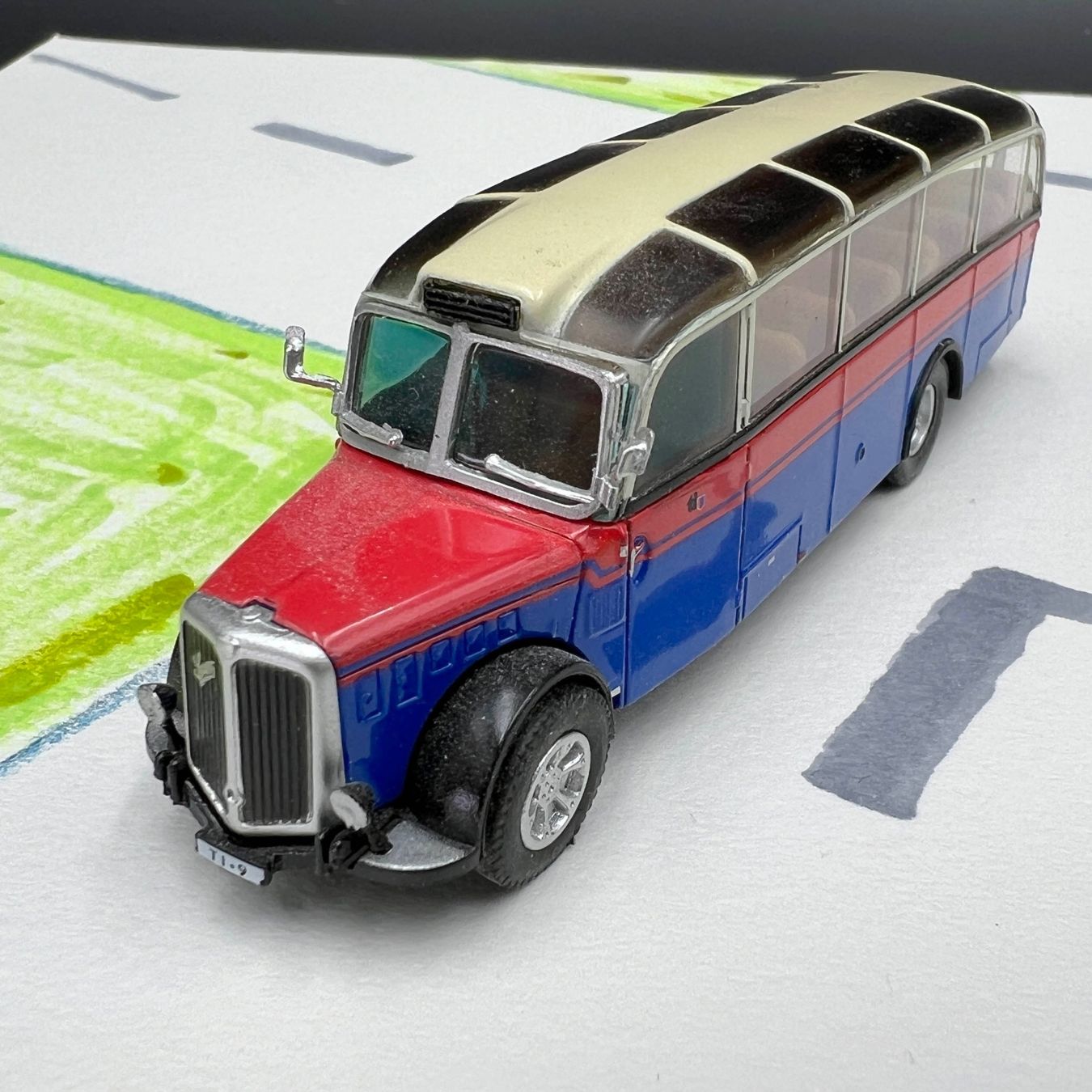 Modellini d'auto: Saurer L4 CT2D Ticino Bus Vitrinenmodell – Usato da Häusernmoos venduto da adlerfedern 2