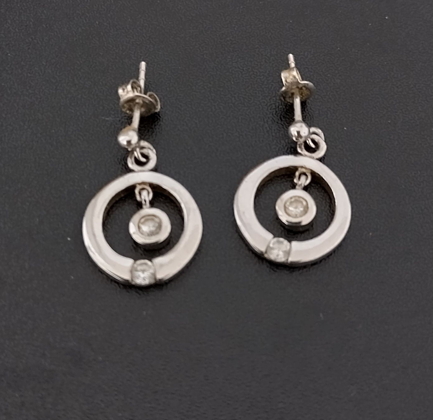 Ohrringe & -stecker: OHRRINGE MIT ZIRKONIA IN 925 SILBER – Gebraucht aus Romanshorn von BoutiqueA