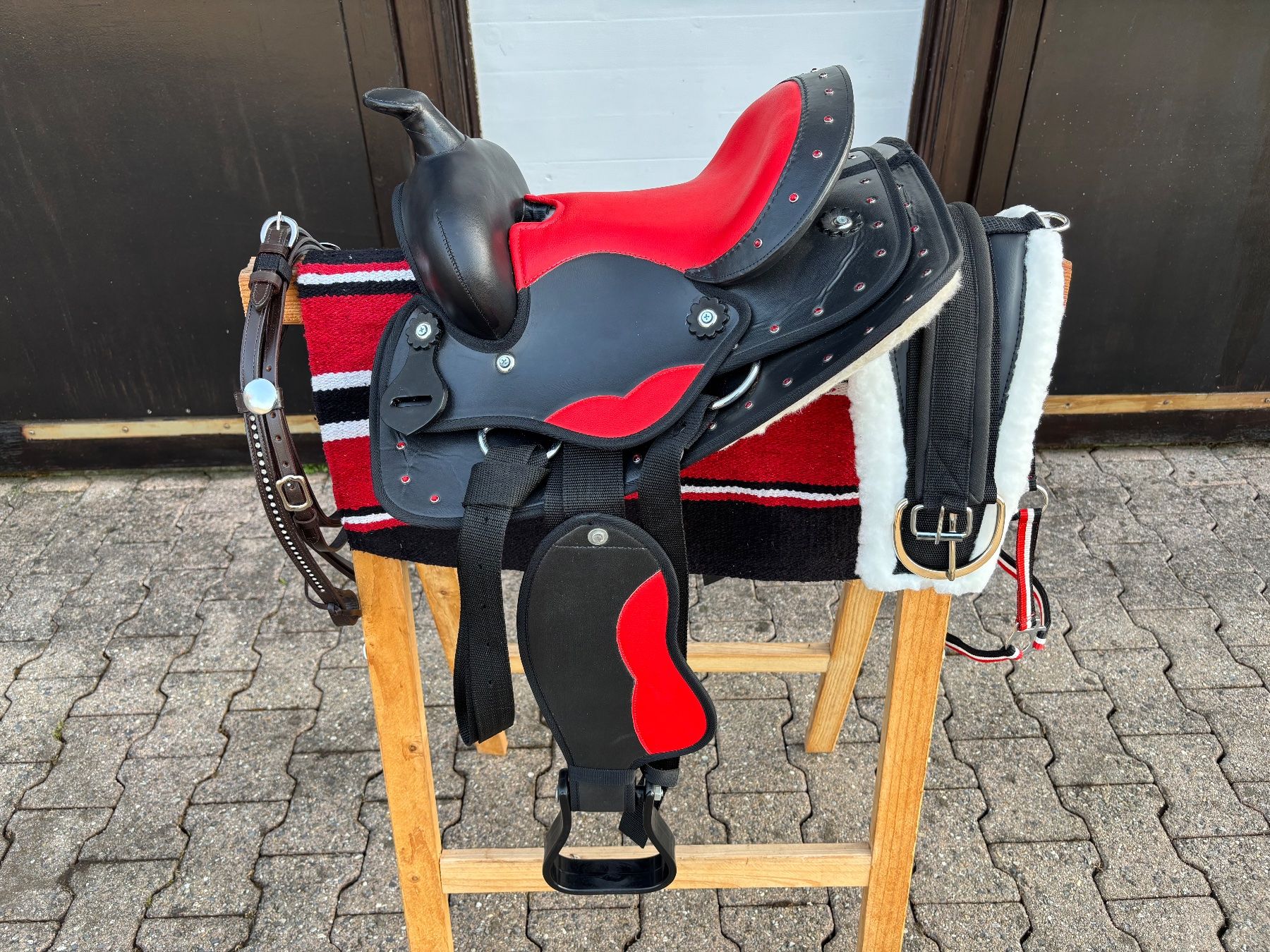 Selle & Accessori: schönes Ponywesternsätteli – Usato da Feldbach venduto da Fea1 1