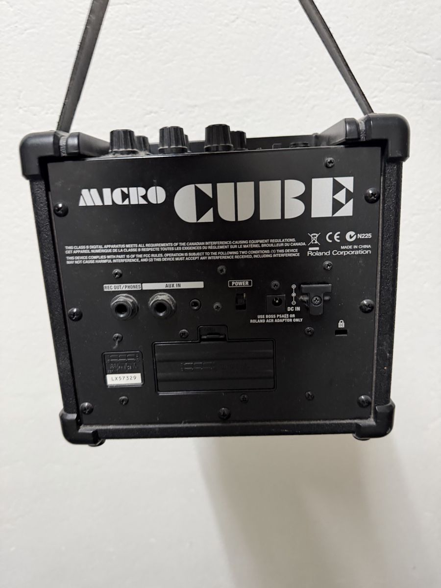 Roland Amplificateurs: Microcube – D'occasion à Genève par sas_xsh6 1