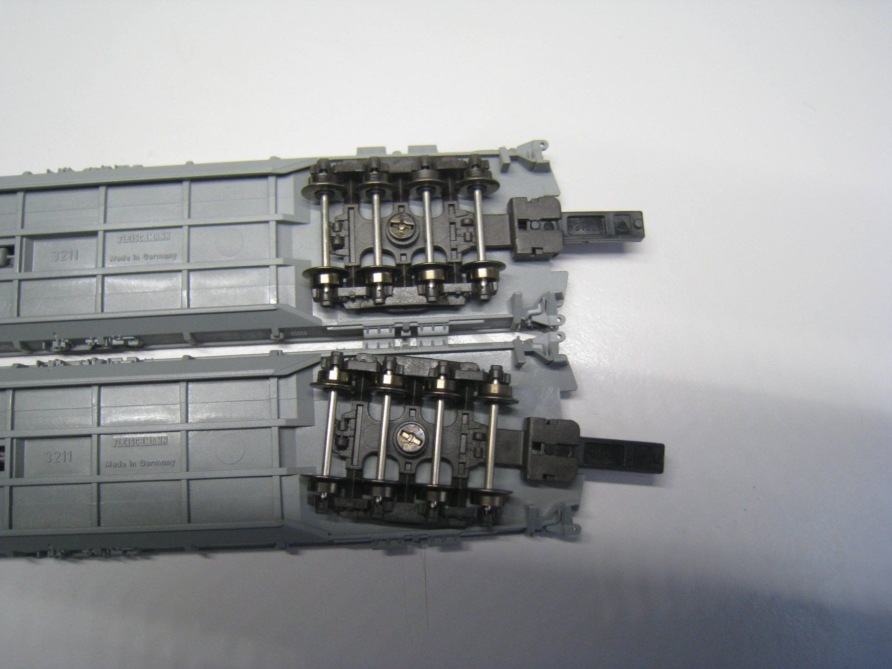 Fleischmann Modellini di ferrovie: Fleischmann 2 x 4 Achser-Transporter der SBB/Hupac,  5270 CH – Usato da Buchs ZH venduto da swiss-train 7