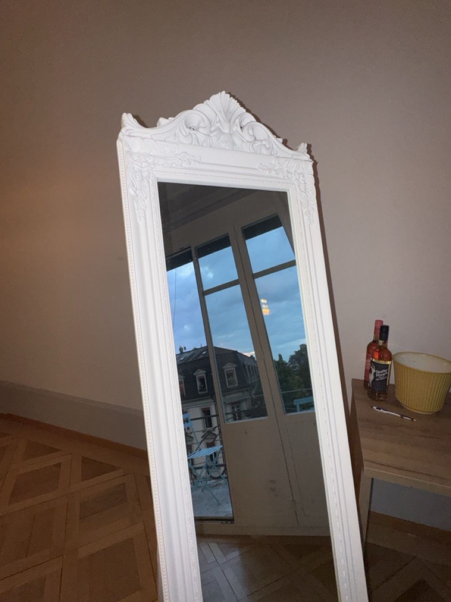 Specchi: Standing Mirror white ornate frame floor mirror used – Usato da Bern venduto da selina_gina