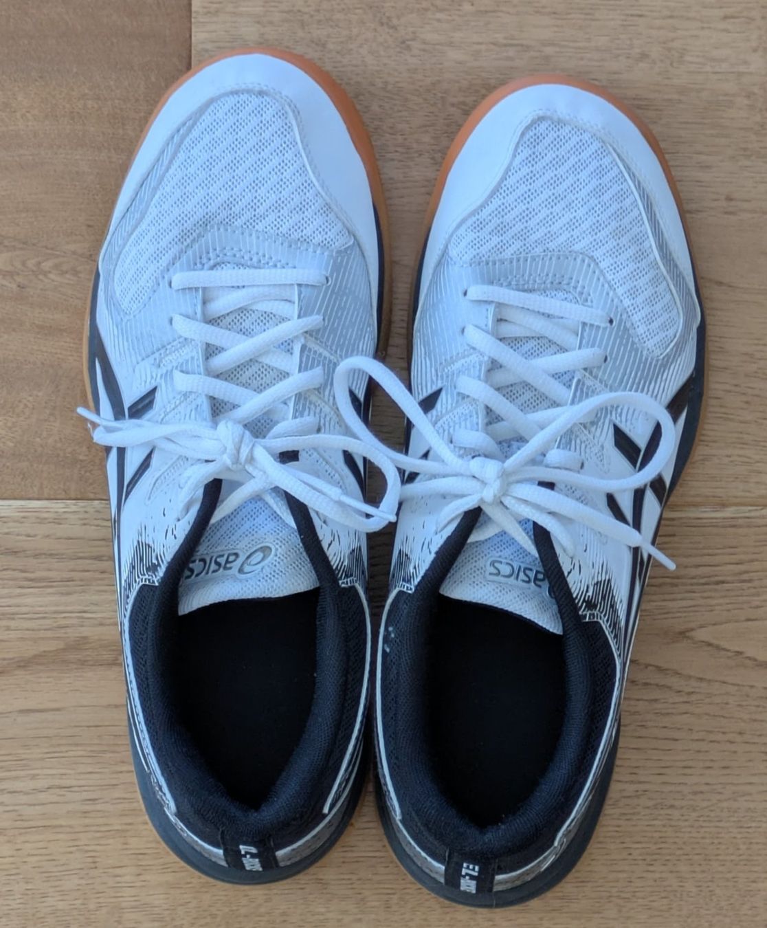 Asics Scarpe da uomo: Asics Hallenschuhe Grösse 41.5 – Usato da Igis venduto da fin_9h8n