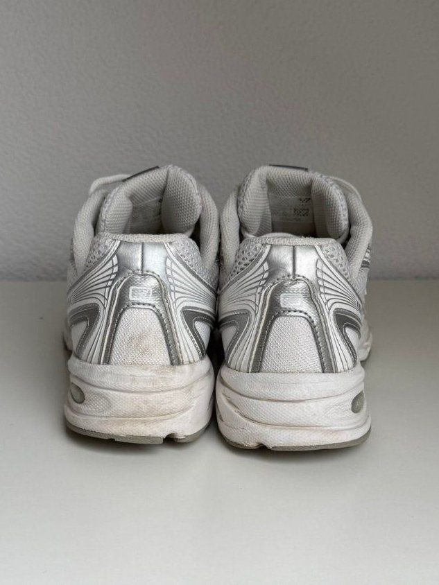 New Balance Scarpe da uomo: Ab 1. Fr: New Balance 740 gr 42.5 – Usato da Muhen venduto da mauyo 1