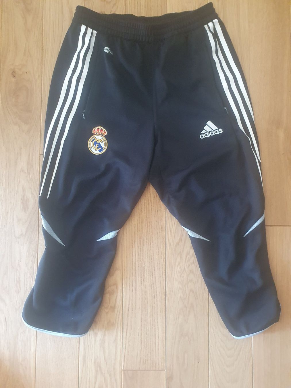 Adidas Pantaloni: Adidas Real Madrid Trainingshose Gr. S – Usato da Dübendorf venduto da zuziii