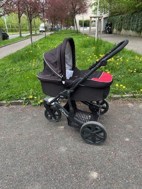 Britax Römer Carrozzine: Britax Kinderwagen – Usato da Basel venduto da nil_8525