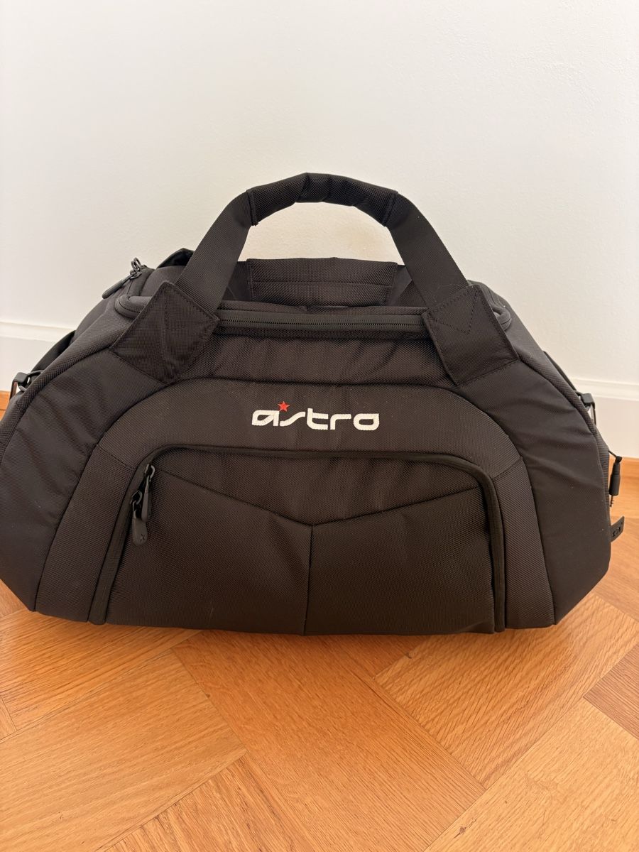 Sony Console: PS4 Pro 1TB + Scuf Controller + Astro Bag – Usato da Zollikon venduto da bet_z5jp 1