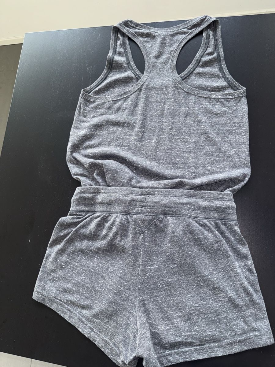 Nike Kleiderpakete: Nike Set Top und Shorts Grau Gr. S – Neu (gemäss Beschreibung) aus Zürich von Jen10 7