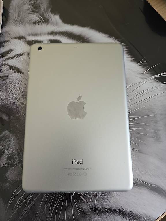 Tablet PC: iPad Mini 2 - Très bon état avec coque – Gebraucht aus Chermignon-Bas von zuf_2tdm 2