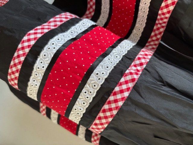 Vestiti: Wunderschönes DIRNDL inkl. Bluse (Komplett) – Usato da Zürich venduto da CoCos_Closet 6