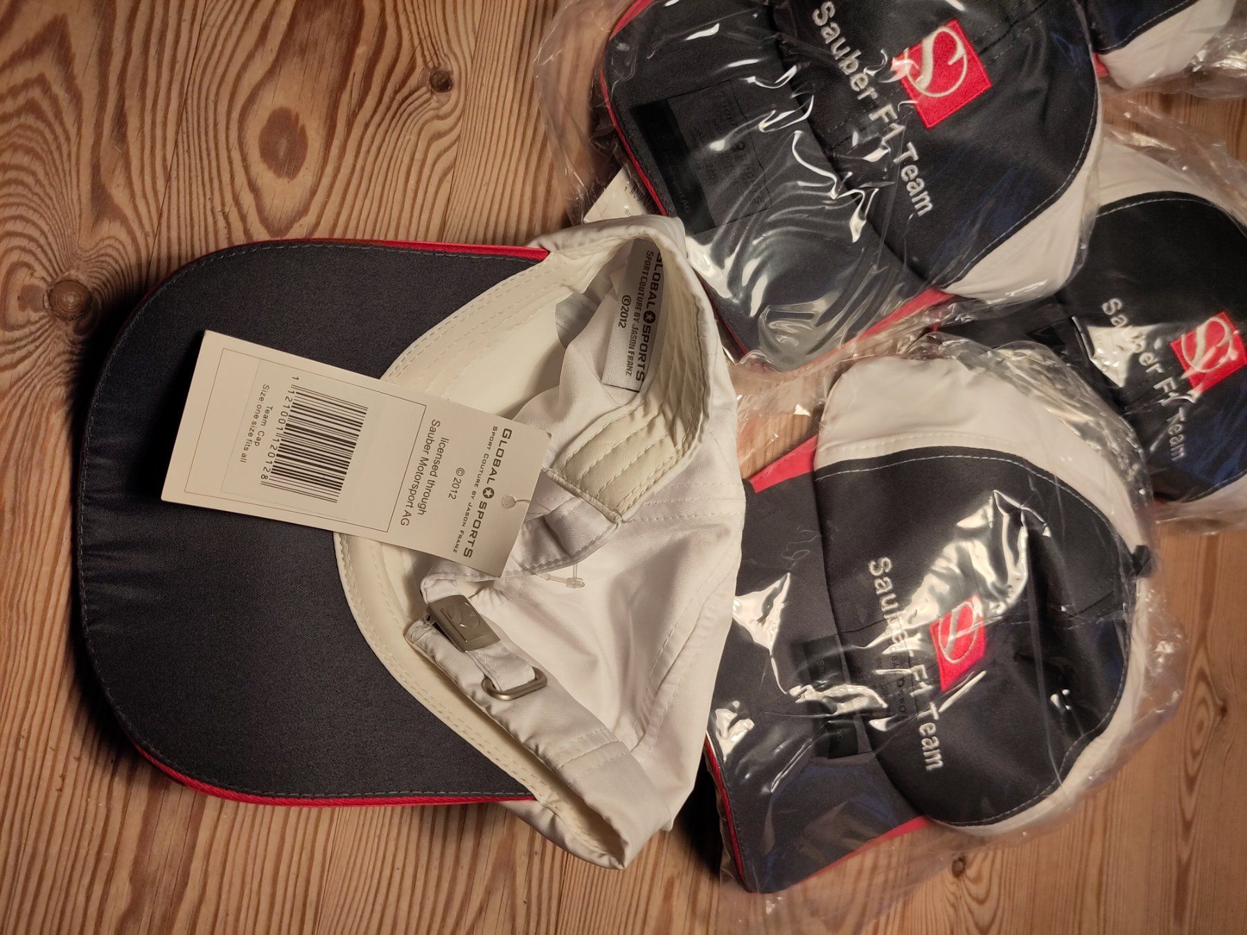 Altro in  Abbigliamento & Accessori: Sauber F1 Team CAP – Nuovo e nell'imballaggio originale da Lenzburg venduto da Zilti87 1