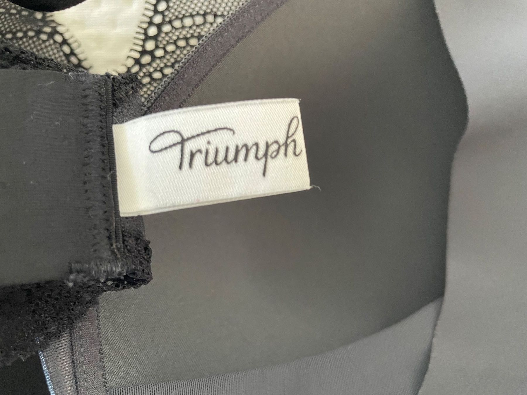 Triumph Sonstige Unterwäsche: Schwarze BH von Triumph – Gebraucht aus Winkel von jen_5wrx 2