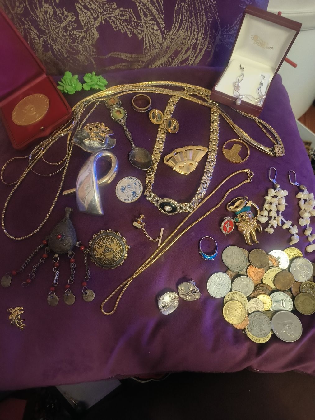 Altri gioielli: lot bijoux divers ancien  – Usato da Pampigny venduto da Nathbn