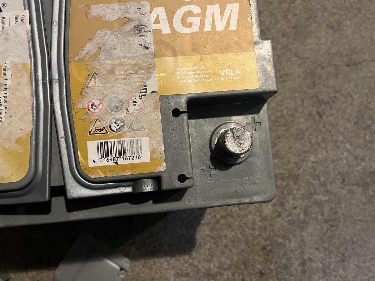 Varta Batterie: Autobatterie AGM, 70AH, 700A – Nuovo (secondo la descrizione) da Galgenen venduto da 8.6.lele 4