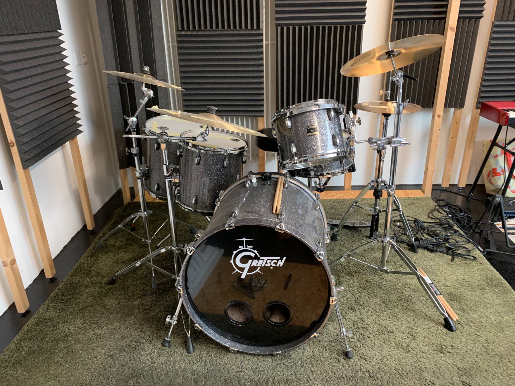 Strumenti musicali: Gretsch Drum Renown Maple inklusive komplette Hardware – Usato da Bern venduto da Illustres