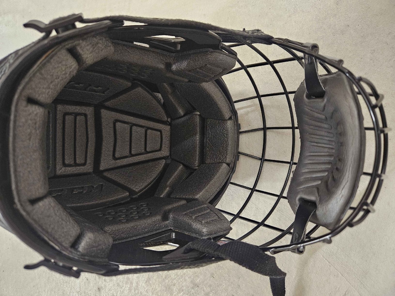 Ccm Caschi: Eishockeyhelm CCM 04M Gr. M – Usato da Birmensdorf ZH venduto da CaliforniaB 3