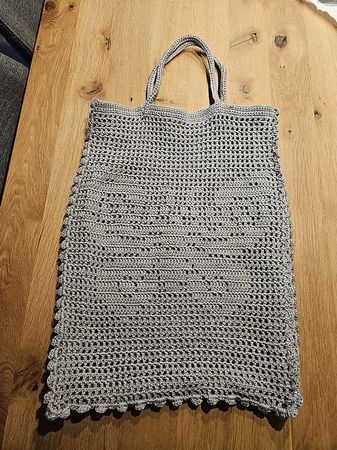 Graue Tasche mit Schmetterling Motiv