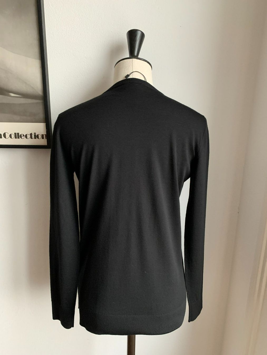 Akris Maglioni & Felpe: AKRIS: Edler schwarzer Woll-Pullover, NP 530.00 – Nuovo (secondo la descrizione) da Luzern venduto da designluzern 2