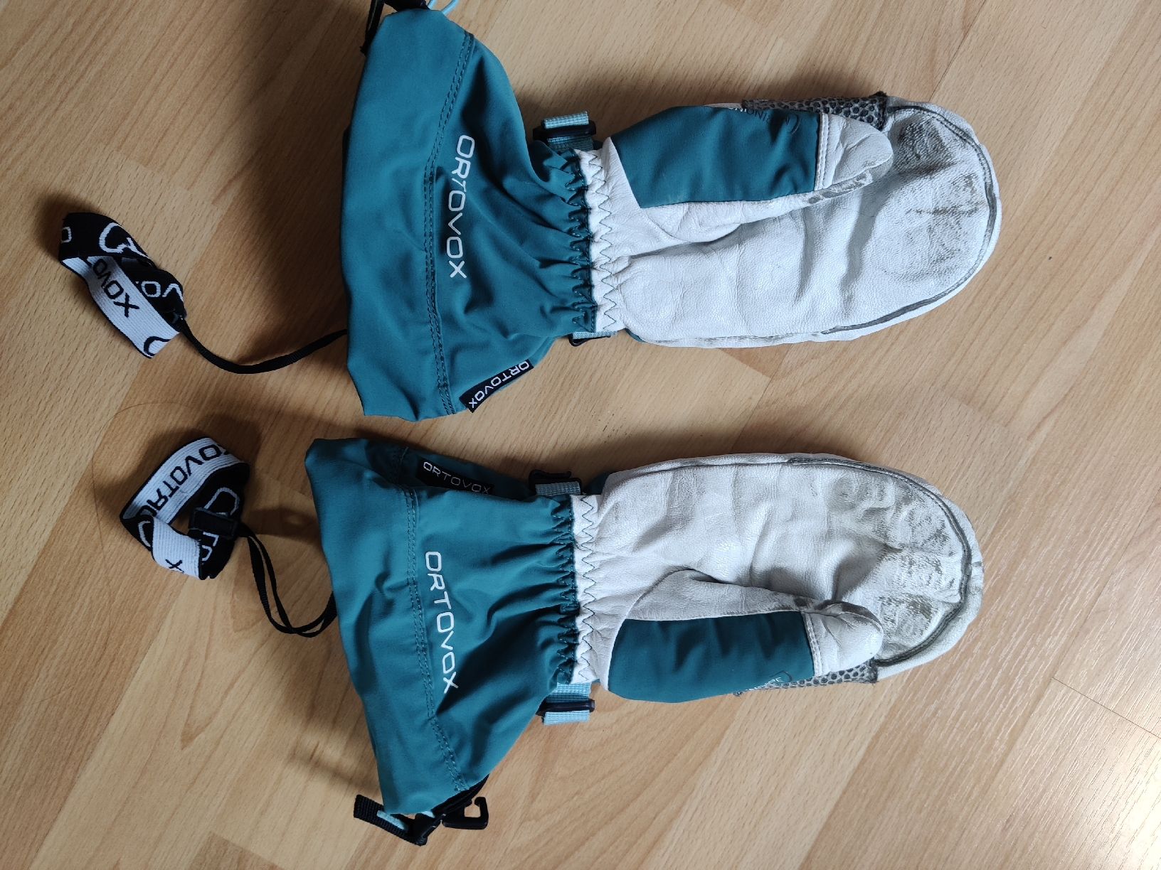 Ortovox Handschuhe & Handstulpen: Ortovox Handschuhe – Gebraucht aus Ilanz von sus_dw7m 1