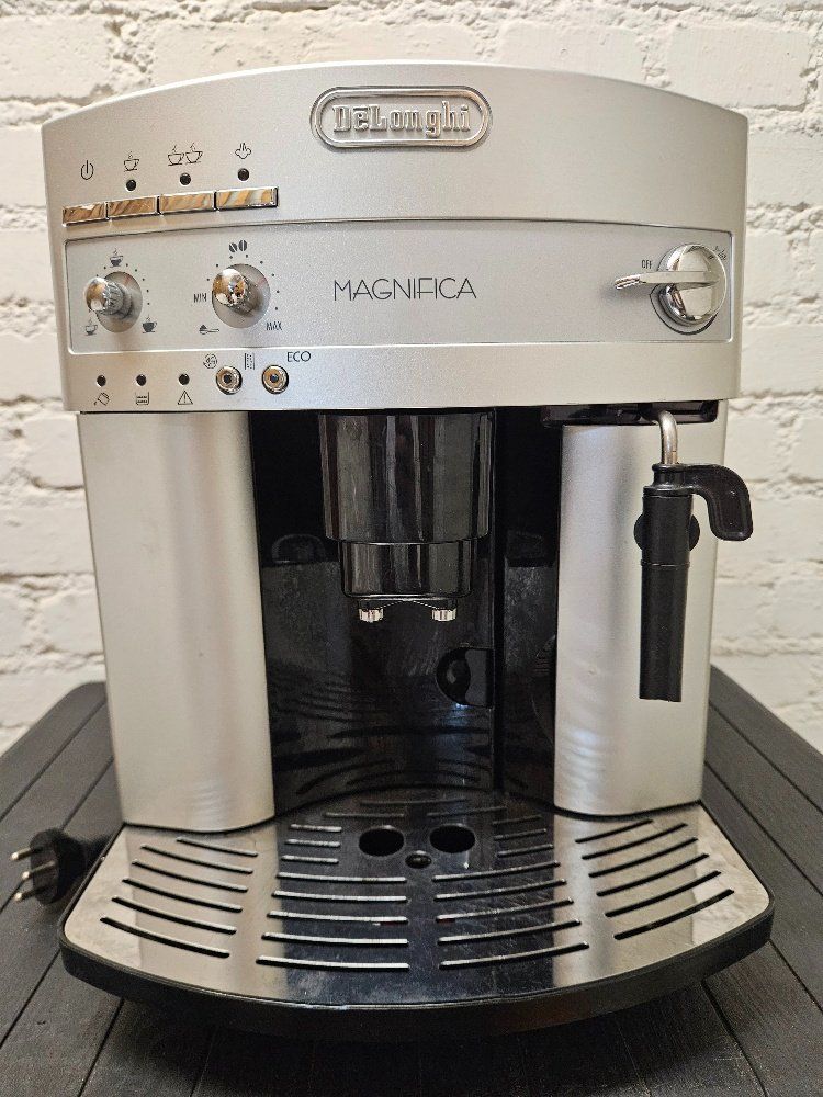De'Longhi Macchine per caffè & Macchine per espresso: DeLonghi Magnifica – Usato da Zürich venduto da mimi_zh