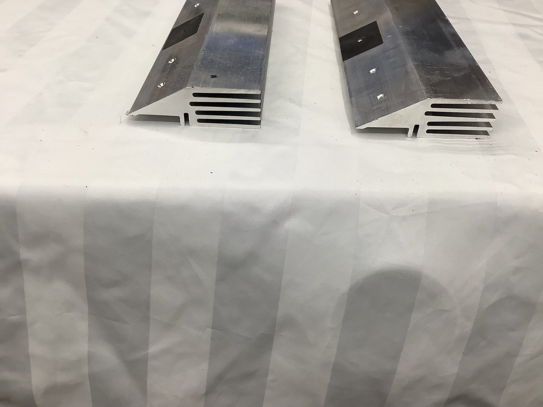 Componenti elettronici: KÜHLKÖRPER ALUMINIUM – Usato da Glarus venduto da Mdelphi 2