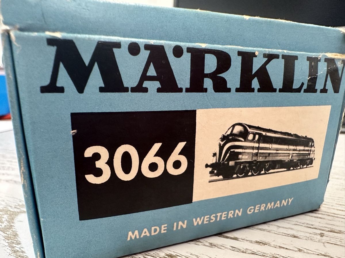 Märklin Modellini di ferrovie: Märklin 3066 SNCB BR 204 – Usato da Lupsingen venduto da New-Haven 8