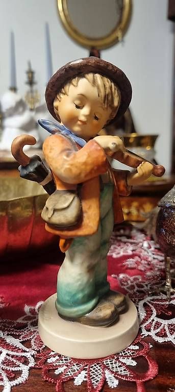 Tutte le decorazioni: Hummelfigur Geigerlein von Goebel – Usato da Kaufdorf venduto da Nati-Nati 4