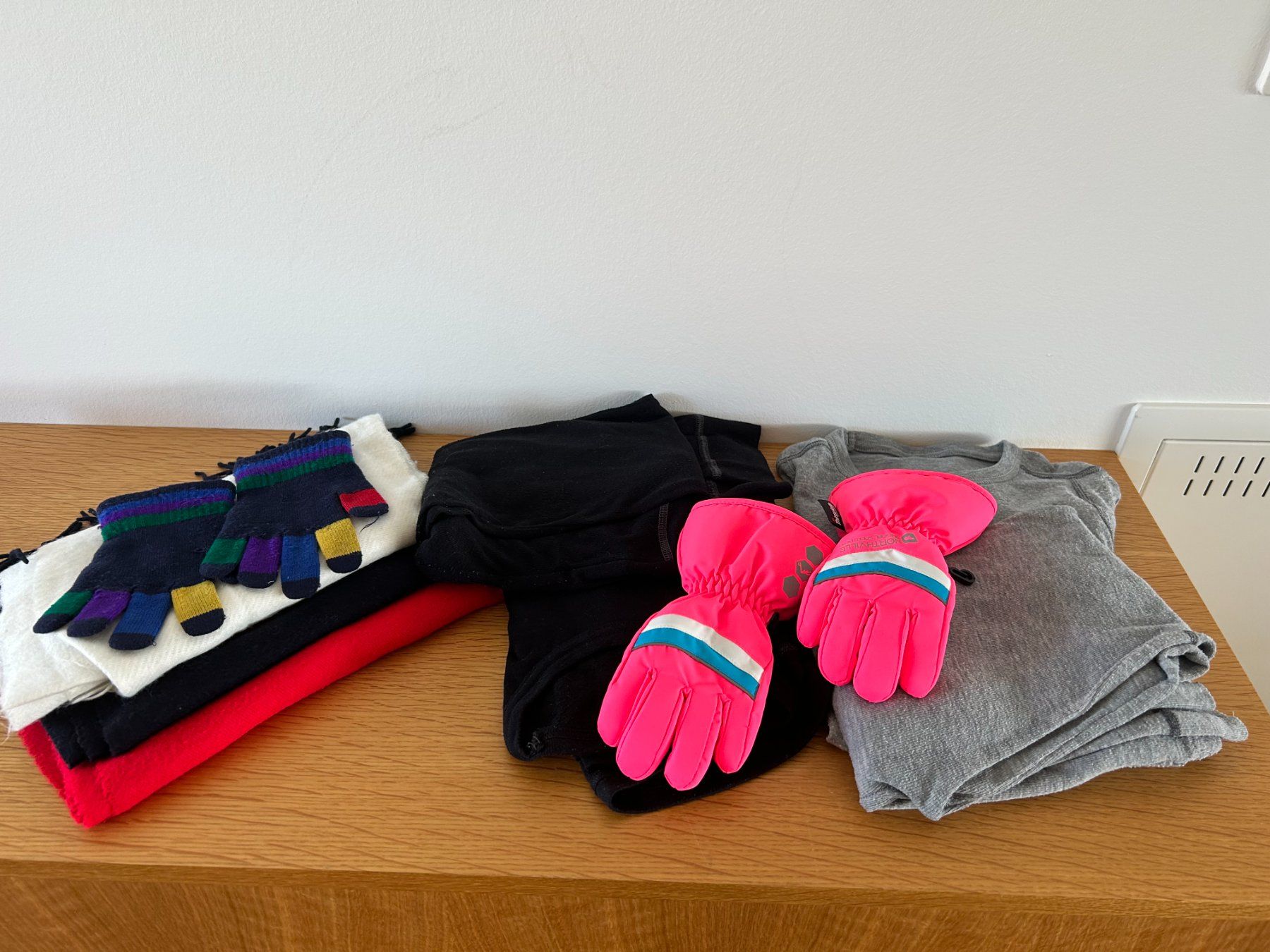 Kleiderpakete & -sets: Kind Winter Bundle ab 1.- – Gebraucht aus Horn von Mada72
