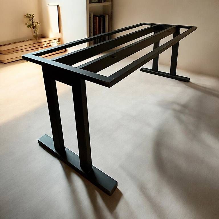 Altri mobili: Pied de table en acier noir – Usato da Vevey venduto da Sarah0808