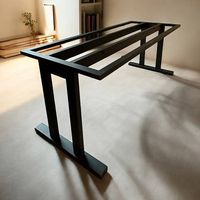 Pied de table en acier noir