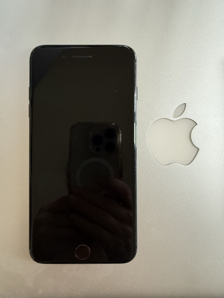 Apple Telefoni cellulari / Smartphones: APPLE IPHONE 7 plus, 256GB / preloved, but working (so far) – Usato da Baden venduto da agora_newgeneration 2