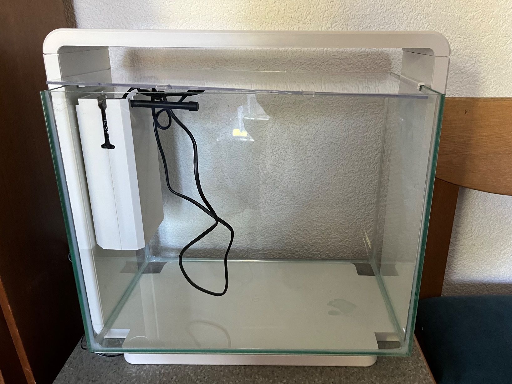 Amazonas Acquari: Amazonas LED Aquarium E40, weiss – Usato da Bäretswil venduto da jera77