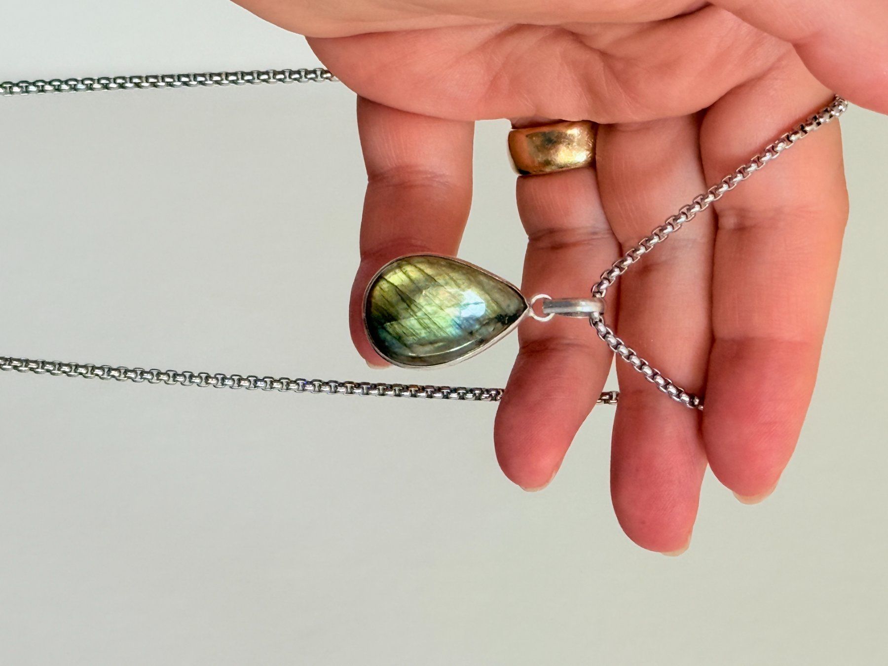 Colliers: Labradorite necklace – Neuf avec emballage d'origine à Genève par AGBERG 8